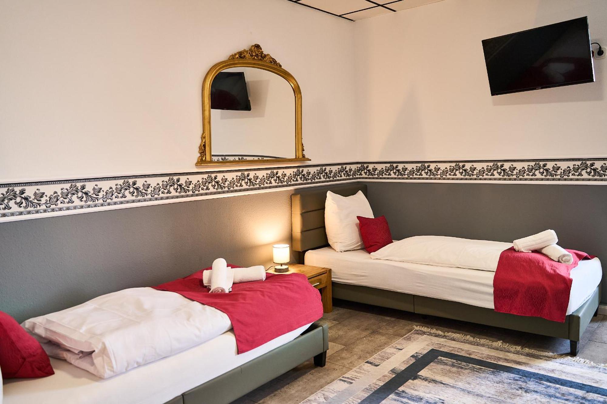 Hotel Maximo Pinneberg Buitenkant foto